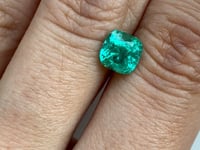 Émeraude de Colombie • 1,06ct