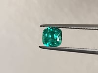 Émeraude de Colombie • 1,06ct