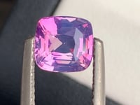 Saphir Violet • 2,08ct