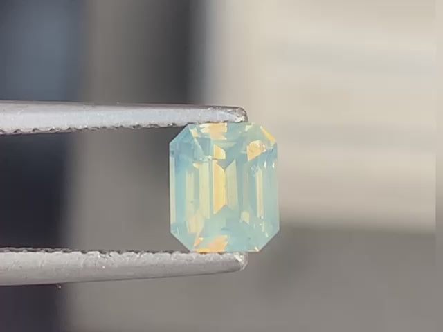 saphir-laiteux-émeraude-1-08ct-video-2