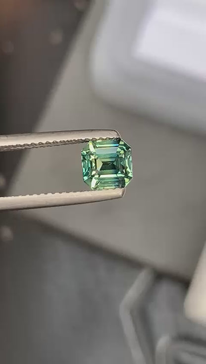 saphir-bicolore-émeraude-1-54-ct-video-1