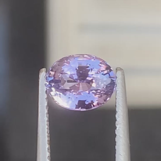 saphir-violet-ovale-2-03ct-video-1