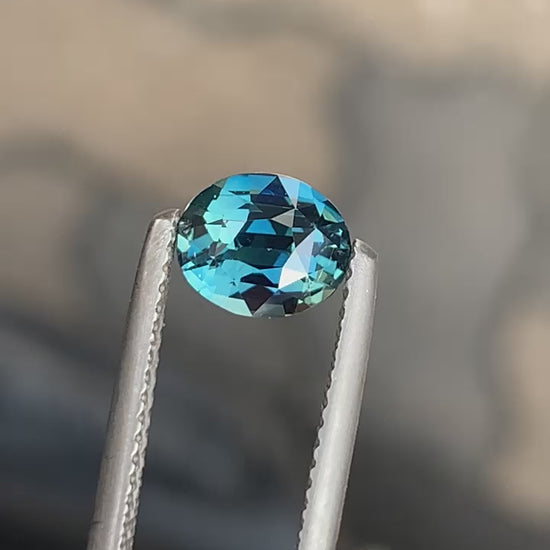 saphir-teal-ovale-1-97ct-video-1