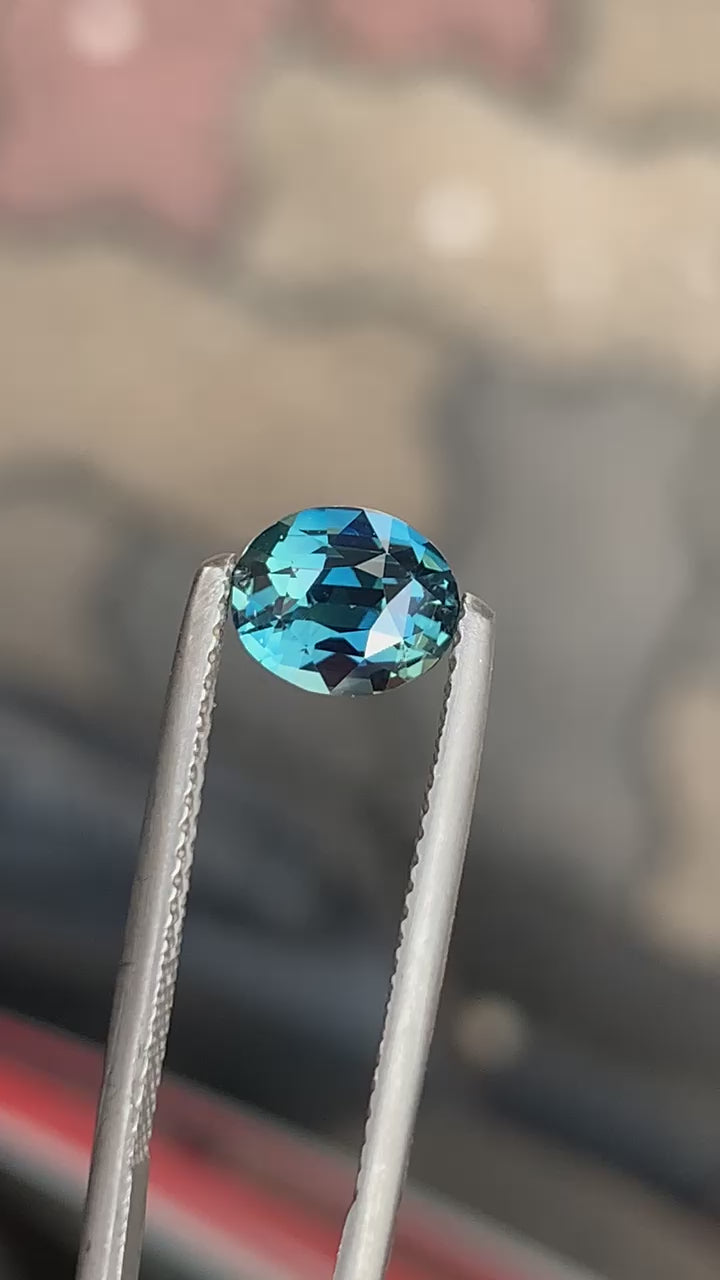 saphir-teal-ovale-1-97ct-video-1