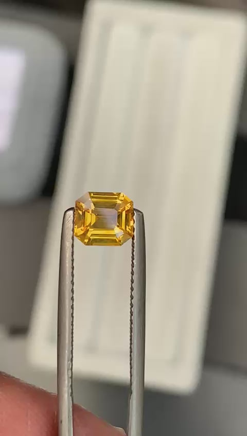 saphir-jaune-émeraude-1-28-ct-video-1
