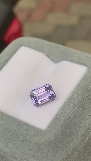 saphir-violet-émeraude-2-52-ct-video-2