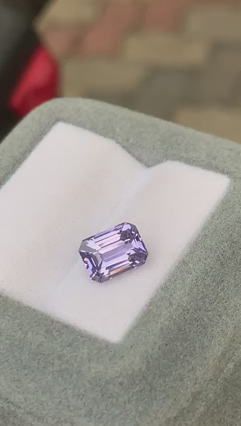 saphir-violet-émeraude-2-52-ct-video-2