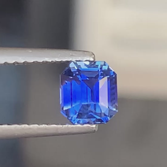 saphir-bleu-émeraude-1-10-ct-video-1