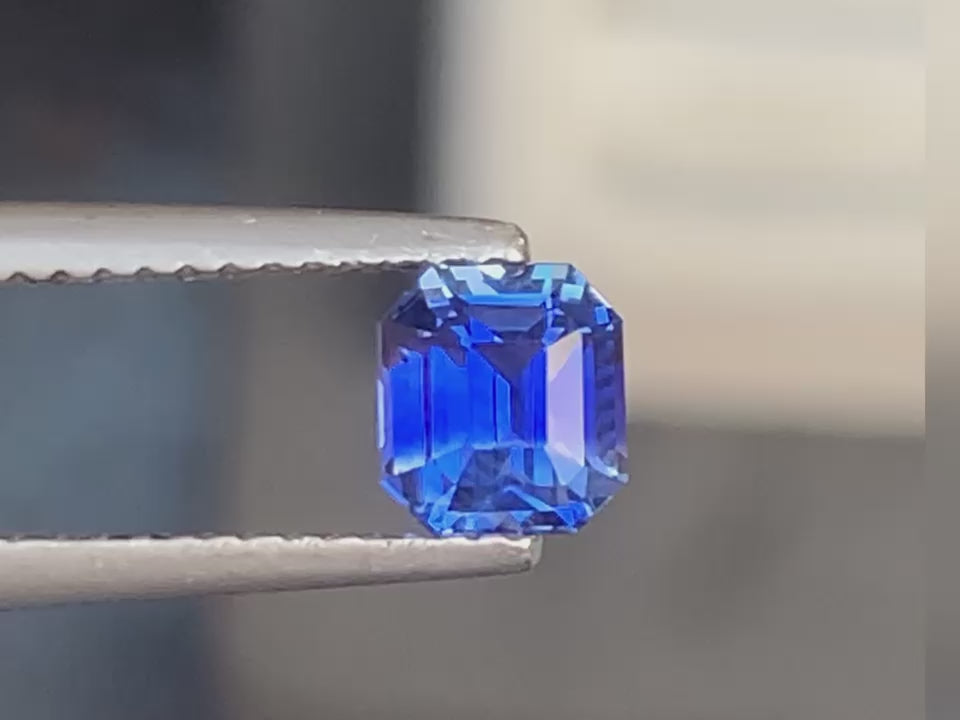 saphir-bleu-émeraude-1-10-ct-video-1