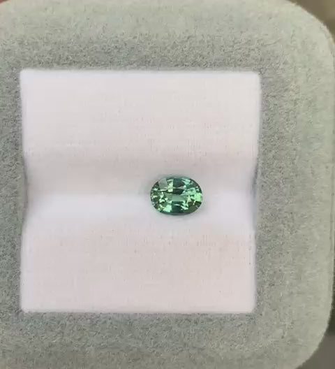 saphir-teal-ovale-1-12-ct-video-2