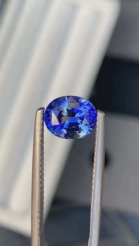 saphir-bicolore-ovale-2-10ct-video-1