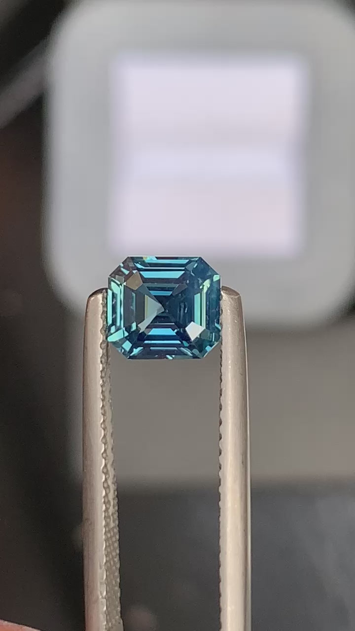 saphir-teal-émeraude-1-52ct-video-1