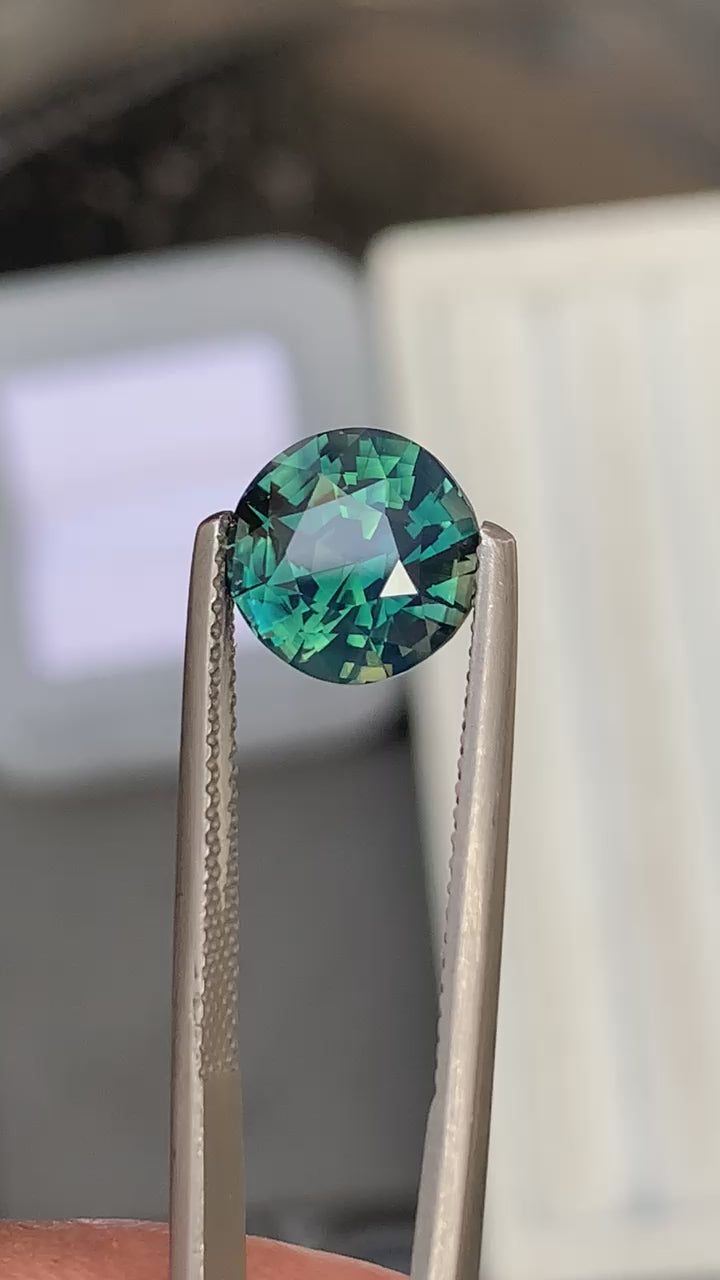 saphir-teal-ronde-4-02ct-video-1