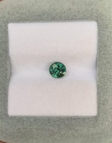 saphir-teal-ovale-1-02-ct-video-2