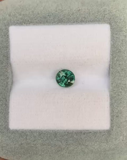 saphir-teal-ovale-1-02-ct-video-2