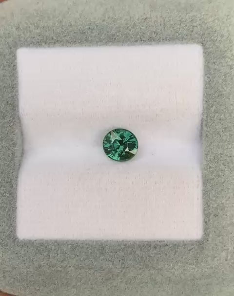 saphir-teal-ovale-1-02-ct-video-2