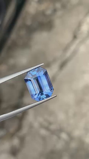 saphir-bleu-émeraude-8-02ct-video-2