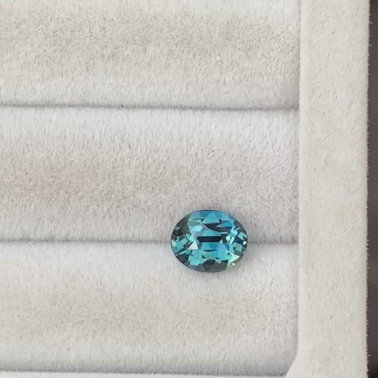 saphir-teal-ovale-1-97ct-video-2