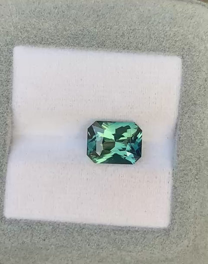 saphir-teal-radiant-4-00ct-video-2