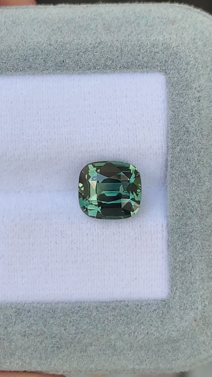 saphir-teal-coussin-4-52ct-video-2