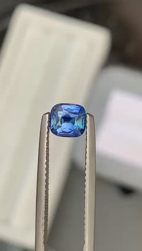 saphir-teal-coussin-1-10ct-video-1