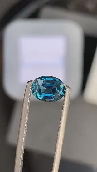 saphir-teal-ovale-1-53-ct-video-1