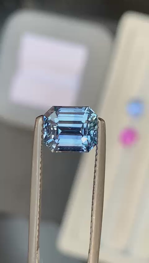 saphir-bleu-émeraude-3-04ct-video-1
