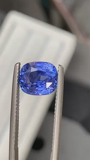 saphir-bleu-coussin-4-10ct-video-1