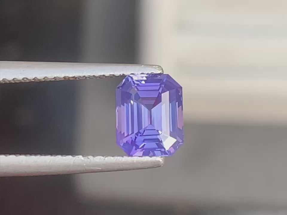 saphir-violet-émeraude-1-51-ct-video-1