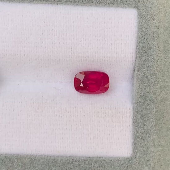 Ruby long cushion 1,50ct