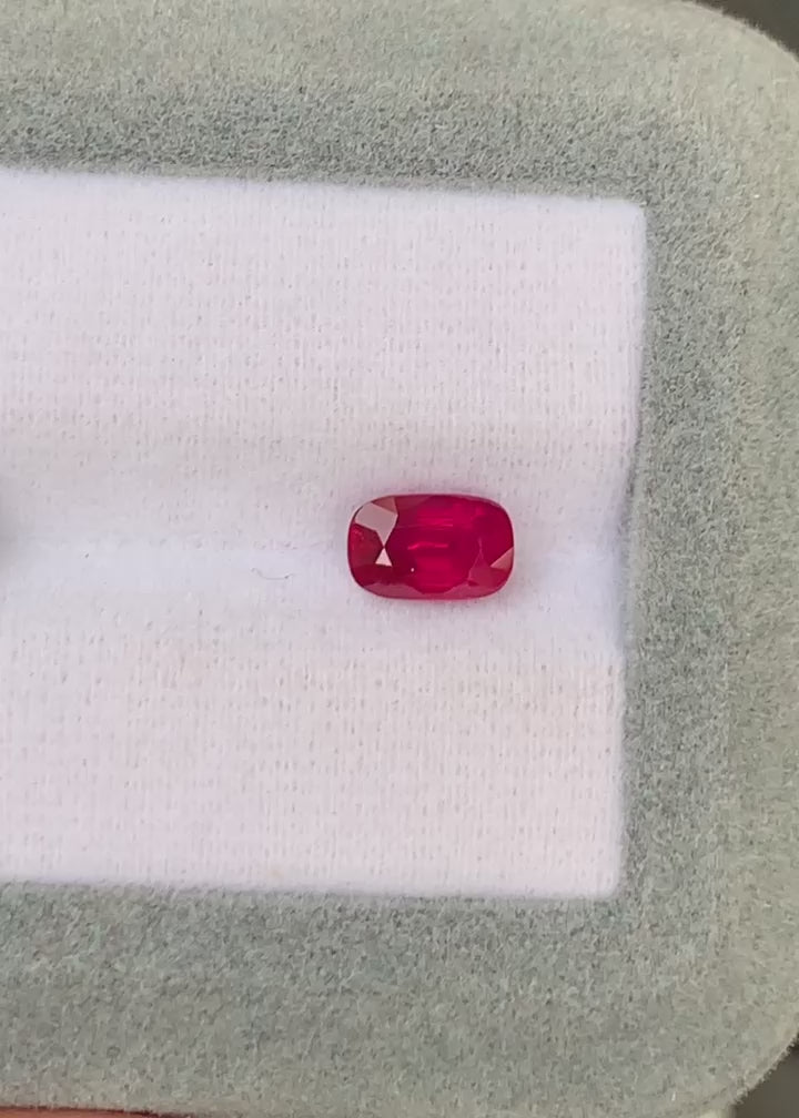 Ruby long cushion 1,50ct