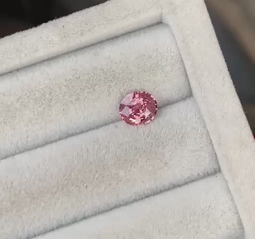 saphir-padparadscha-ovale-0-78ct-video-2