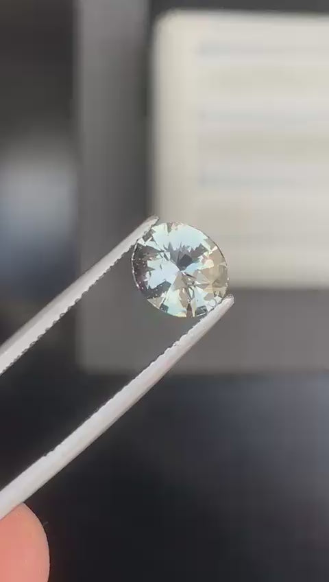 saphir-perle-ovale-2-58ct-video-1