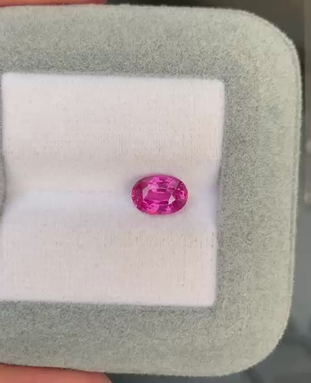 saphir-rose-ovale-1-62ct-video-2