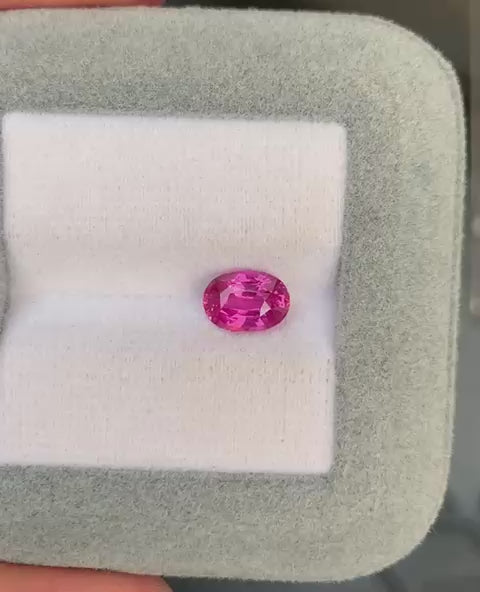 saphir-rose-ovale-1-62ct-video-2