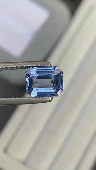 saphir-bleu-émeraude-3-01ct-video-1