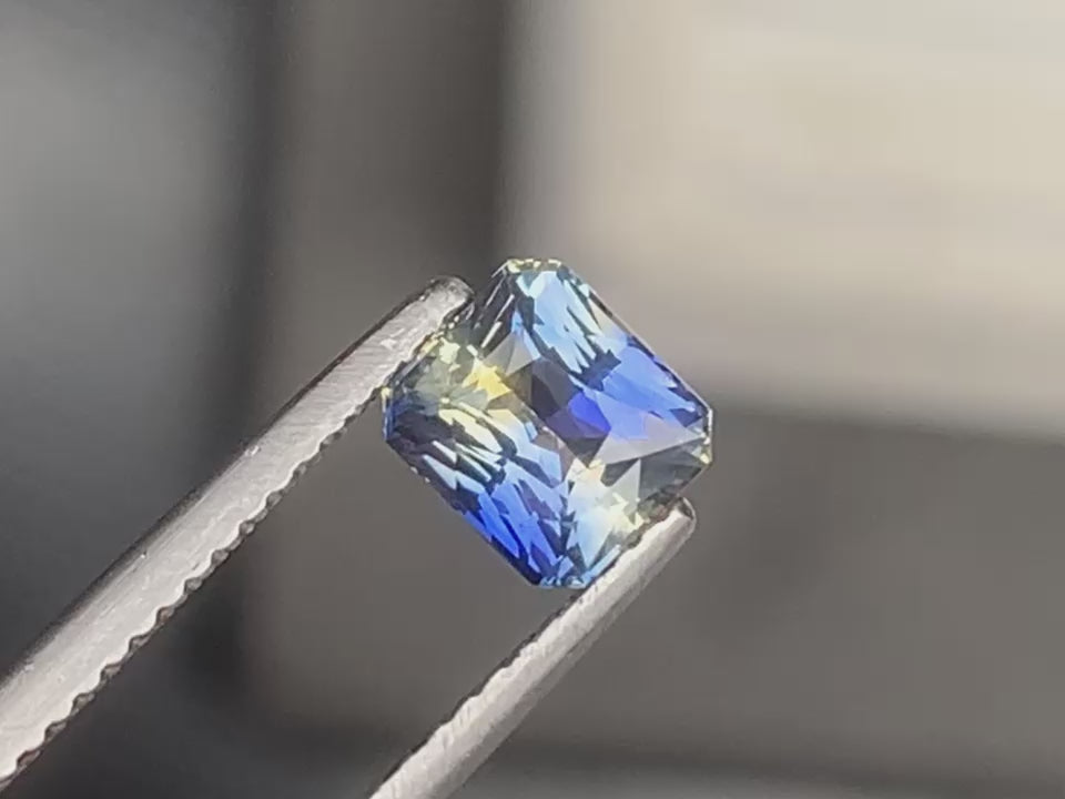 saphir-bicolore-rectangle-1-32ct-video-1