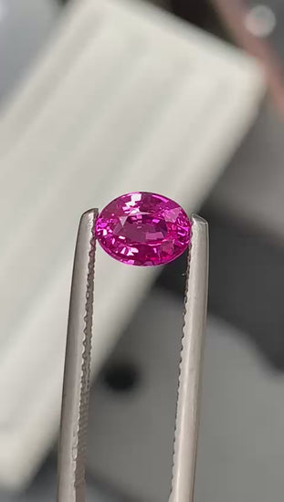 saphir-rose-ovale-1-15ct-video-1