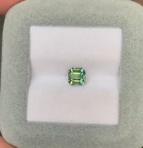 saphir-bicolore-émeraude-1-54-ct-video-2