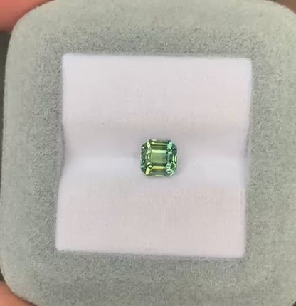 saphir-bicolore-émeraude-1-54-ct-video-2