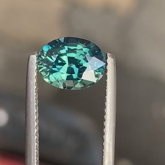 saphir-teal-ovale-3-08ct-video-1