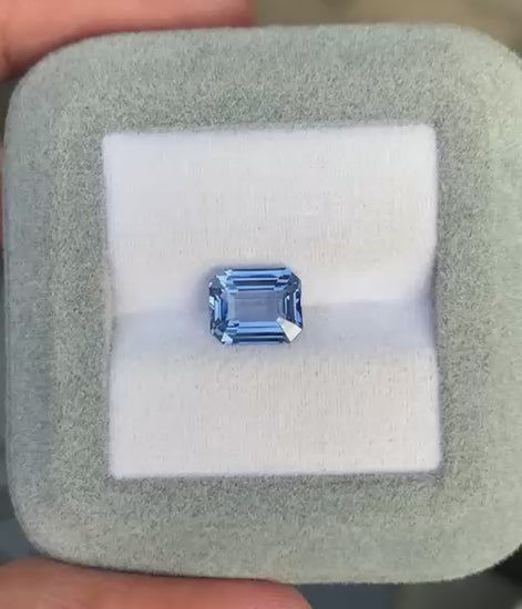 saphir-bleu-émeraude-3-01ct-video-3