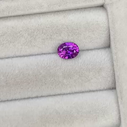 saphir-violet-ovale-1-15ct-video-3