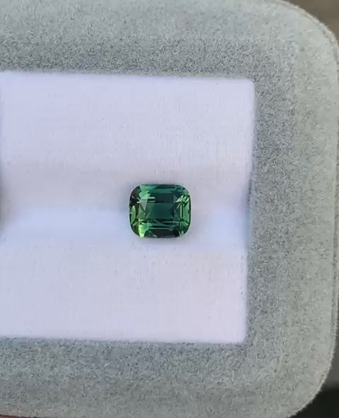 saphir-teal-coussin-2-53-ct-video-2