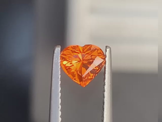 grenat-mandarin-heart-1-15-ct-video-1