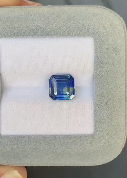 saphir-bicolore-émeraude-carré-3-55ct-video-2