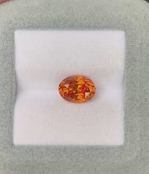 saphir-orange-ovale-4-02ct-video-2