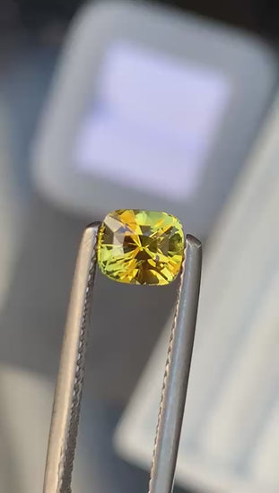 saphir-jaune-1-14ct-taille-coussin-video-1
