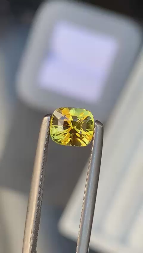 saphir-jaune-1-14ct-taille-coussin-video-1