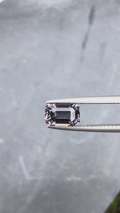 Spinelle gris • 1,71ct